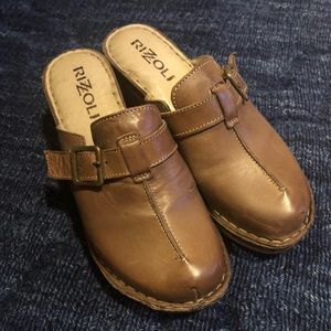 Lightly Worn Ladies Brown Clogs